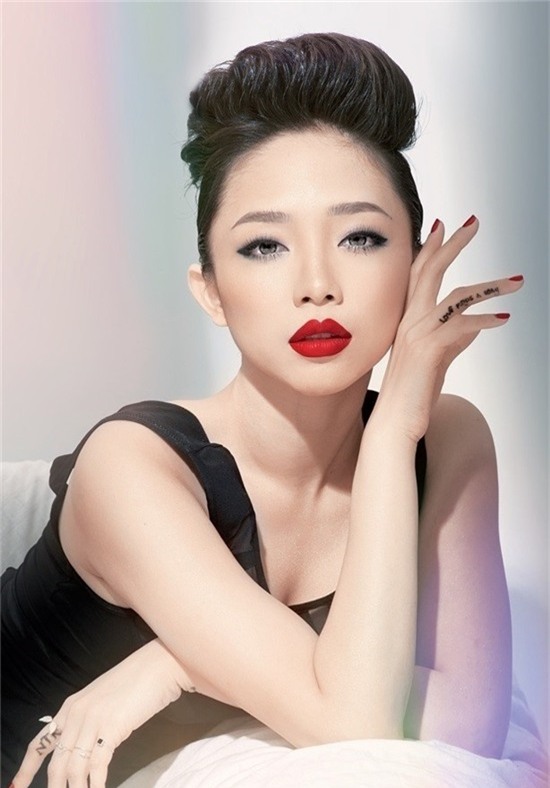 Tóc Tiên: ‘Hoàng Touliver chỉ là cộng sự thân thiết’