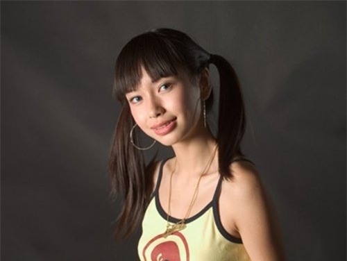 nhan sac bien doi cua de nhat my nhan tq angela baby hinh anh 4