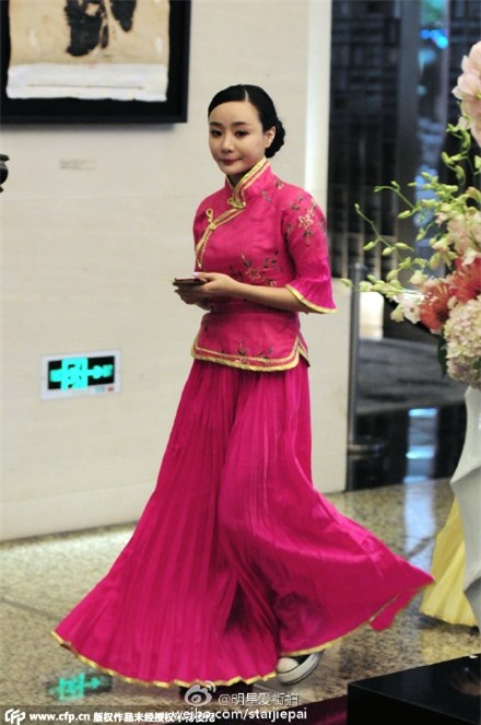 váy phù dâu của Angela Baby