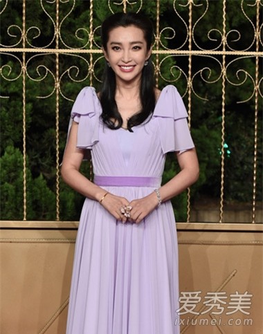 váy phù dâu của Angela Baby