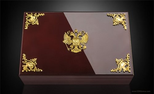 doc dao vo iphone 6s cham hinh tong thong putin hinh anh 2