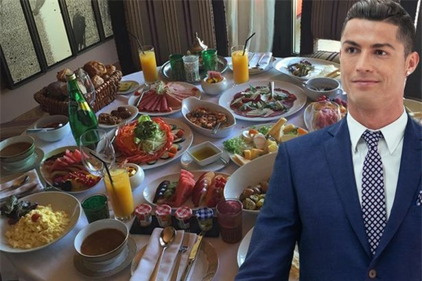 góc của sao (10.10): vo totti sexy tang qua dac biet cho chong hinh anh 6