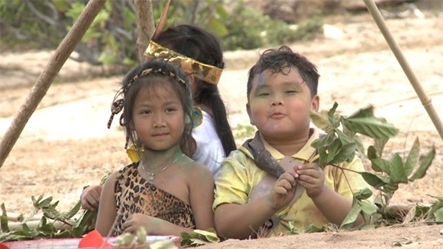 Xuân Bắc tự nguyện nhận phạt để các con có đồ ăn