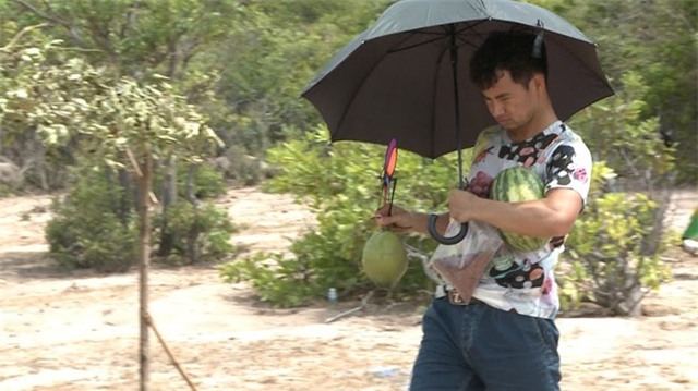 Xuân Bắc tự nguyện nhận phạt để các con có đồ ăn