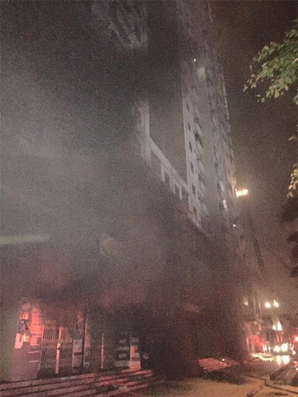 1444572870-anh-chay-9-5aed1-0cf93