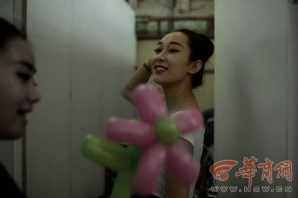 người mẫu ô tô 14