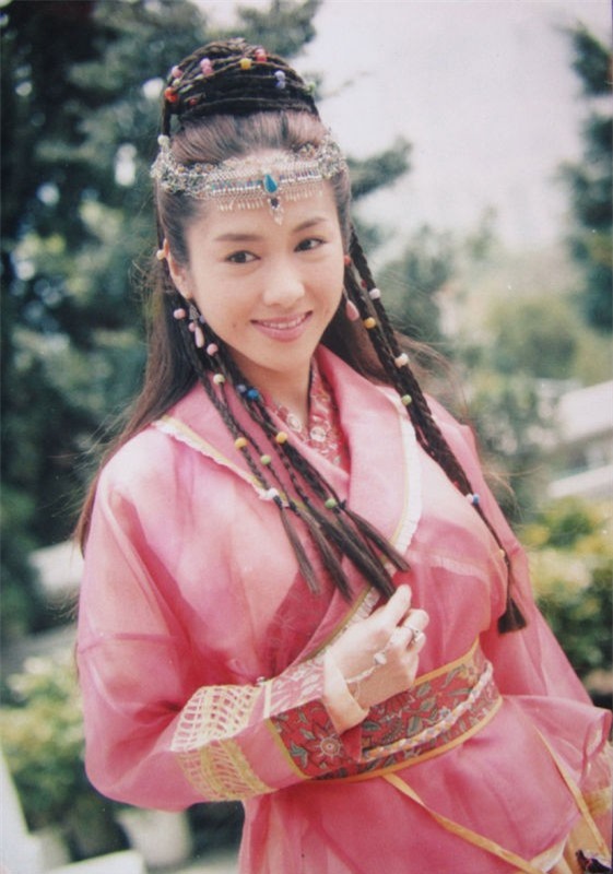 Lê Tư trong vai Triệu Mẫn.