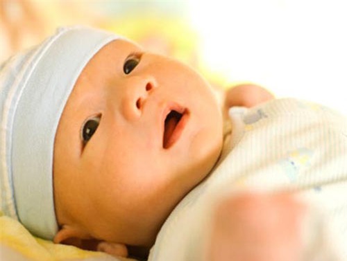 Trẻ sơ sinh bị vàng da - khi nào nên lo lắng? - 1