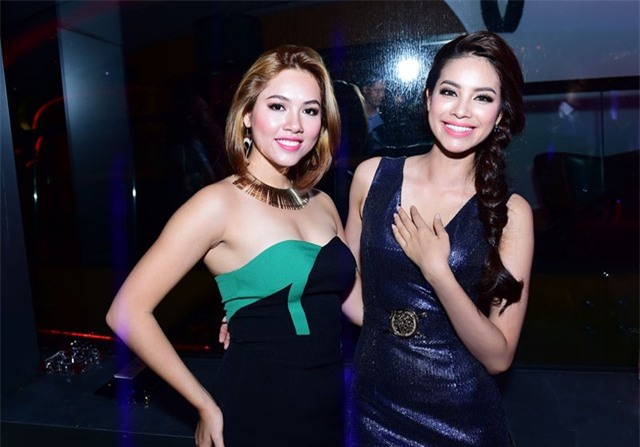 Phạm Hương đọ sắc cùng với Á hậu Hoàng My.