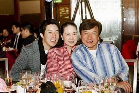 nhung vu ngoai tinh chan dong showbiz chau a hinh anh 2