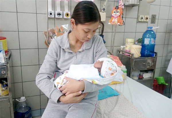 chạy thận, quý tử, lọc máu, mang thai, sinh con, Bạch Mai, kỳ tích, lịch sử