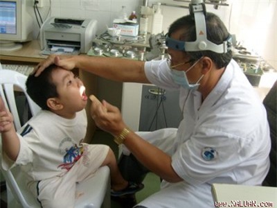 Viêm họng, khi nào cần dùng kháng sinh ?