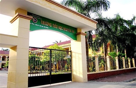 Trường Tiểu học Nguyễn Du (quận Kiến An, TP Hải Phòng), nơi có nhiều giáo viên “dạy thuê” và ghi chép của phụ huynh về các khoản thu, trong đó có khoản “hỗ trợ giáo dục”.