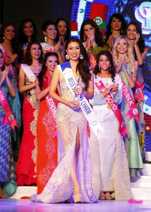 Vẻ đẹp rạng ngời của Hoa hậu Du lịch Quốc tế 2012.