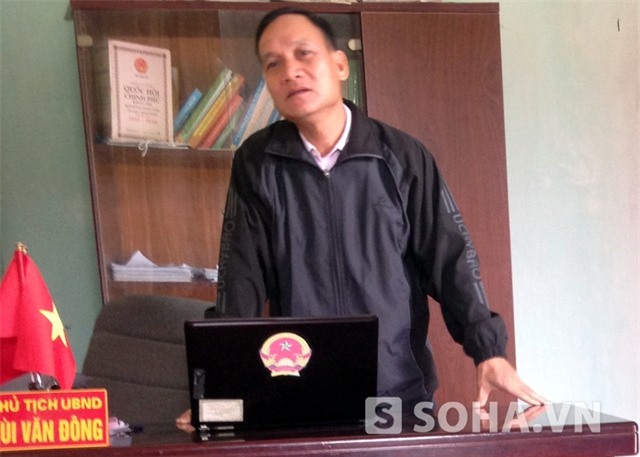 Chủ tịch UBND xã Bình Sơn Bùi Văn Đông tỏ ra buồn bã với những gì vừa xảy đến với địa phương