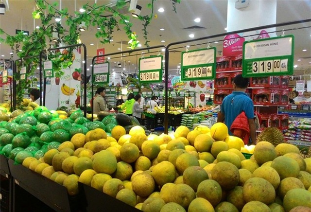 Bưởi quê 8.000 đồng bán rong ở Hà Nội