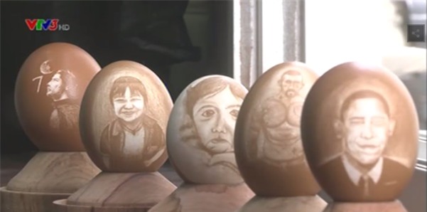 Các tác phẩm điêu khắc trên trứng của Đức Trí.
Hiện nay Đức Trí có một lớp học miễn phí dành riêng cho những bạn có cùng sở thích điêu khắc. Lớp học của Trí thường diễn ra vào 14h chiều thứ Bảy tại công viên Thống Nhất.

Theo VTV News
