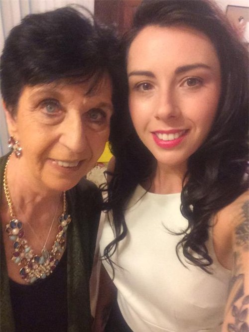 con gai lap chien dich tren twitter giup me tim ban hen ho hinh anh 1