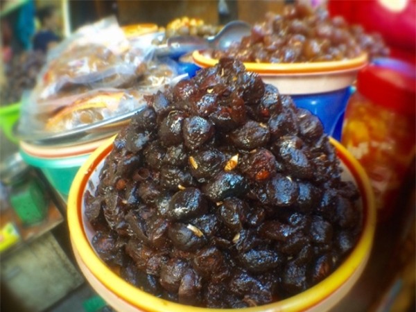 Những món ăn vặt nhìn là thèm ở chợ Hôm