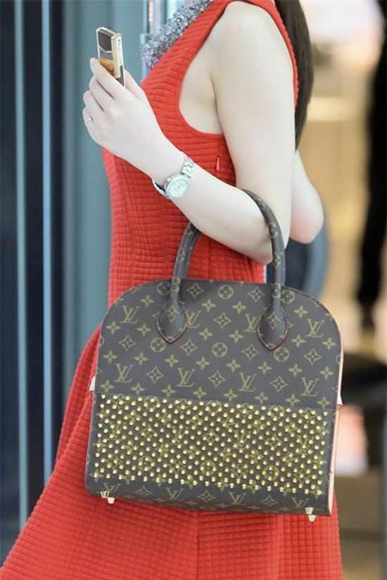 Vietnamnet, túi hiệu, Thanh Hằng, Hồ Ngọc Hà, Angela Phương Trinh