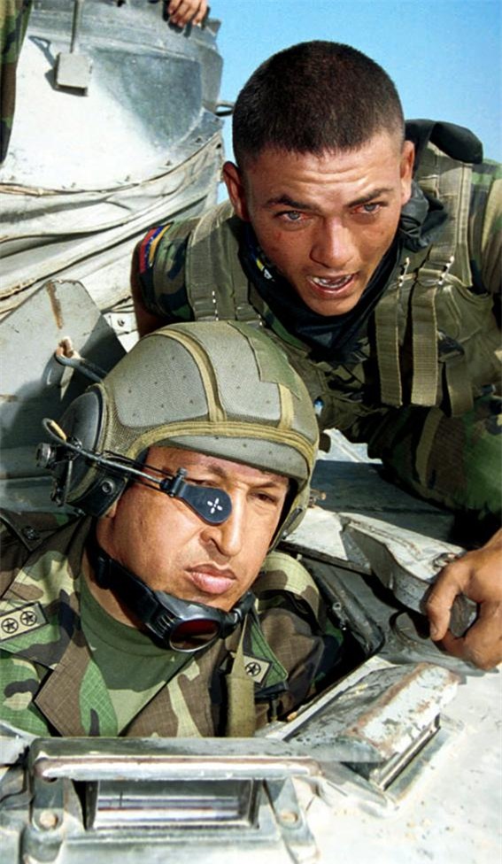 khi cac lanh dao the gioi ngoi ghe lai may bay quan su hinh anh 6