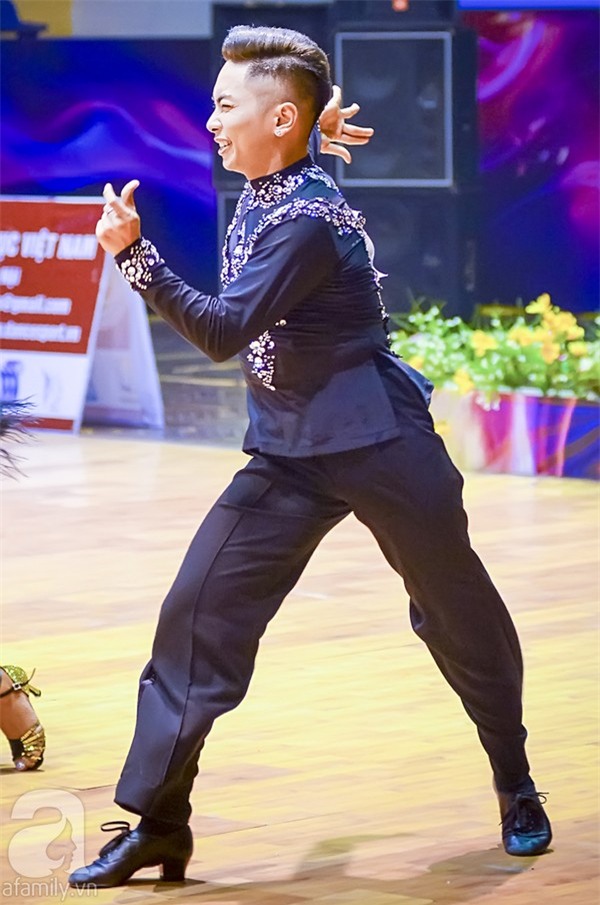 khánh thi phan hiển 13