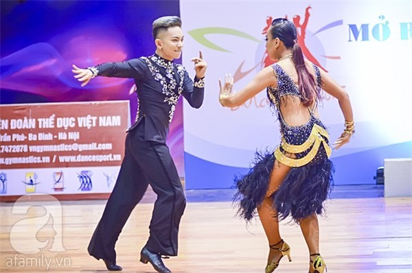 khánh thi phan hiển 12