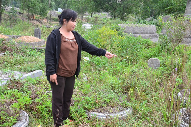 Nhiều hình hài sơ sinh nhỏ bé bị chết đã được dì Hương chu đáo đem đi chôn cất, làm mộ tử tế