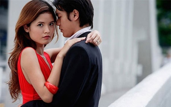 xep-hang-do-lang-nhang-cua-12-co-nang-hoang-dao