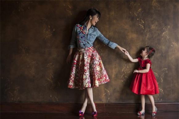 con gái hồng nhung 1