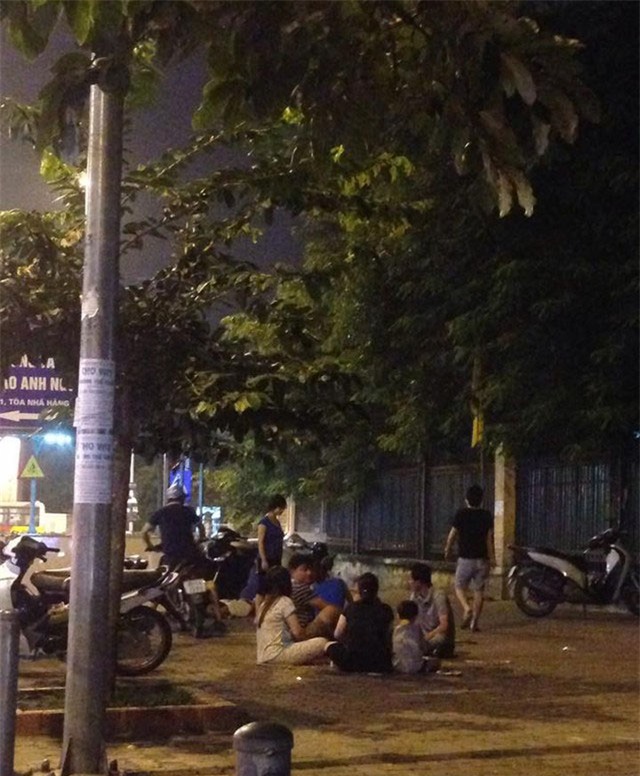 hàng rong, vỉa hè, dải phân cách, quán nước, Hà Nội