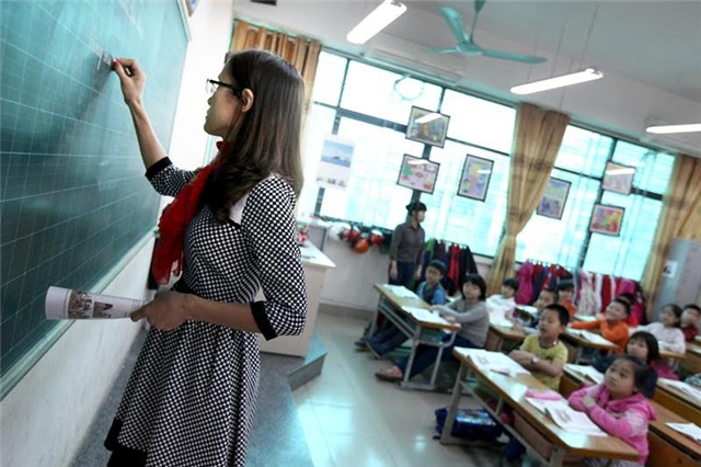 Bộ GD-ĐT, Nguyễn Vinh Hiển, Chương trình giáo dục phổ thông tổng thể, Lịch sử, Tin học, Ngữ văn