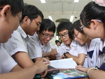 Bộ GD-ĐT, Nguyễn Vinh Hiển, Chương trình giáo dục phổ thông tổng thể, Lịch sử, Tin học, Ngữ văn