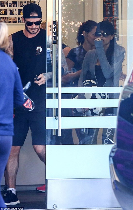 Vợ chồng Becks né tránh truyền thông 0