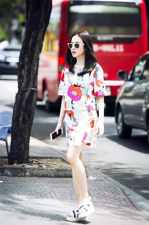 Angela Phương Trinh đẹp nuột từ đường phố đến sự kiện - 2