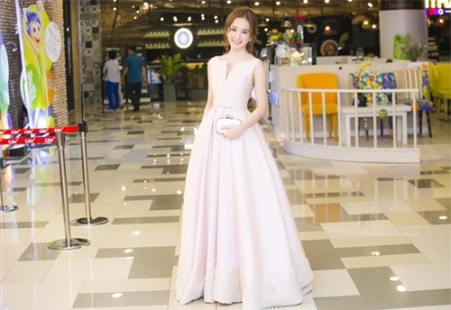 Angela Phương Trinh đẹp nuột từ đường phố đến sự kiện - 8
