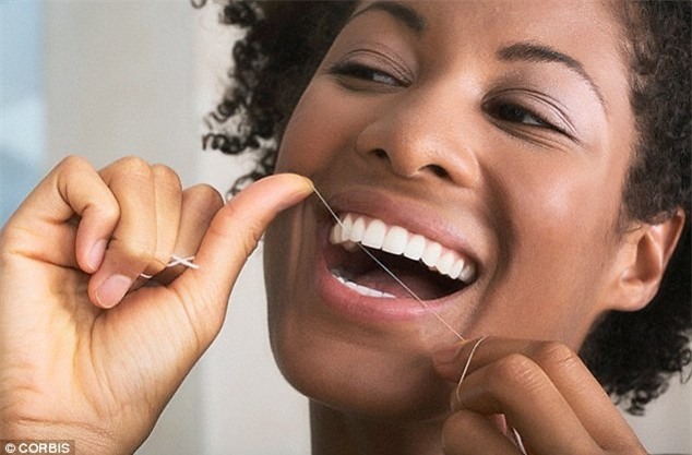Sai lầm khi dùng chỉ nha khoa gây tổn hại cho răng