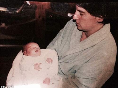 Con gái tìm bố đã 