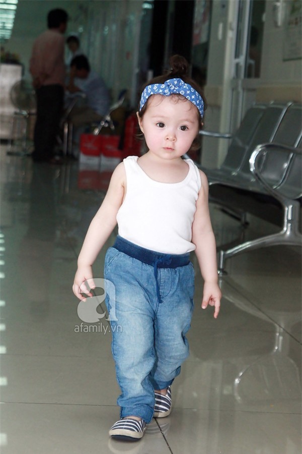 Elly Trần & bé Cadie Mộc Trà