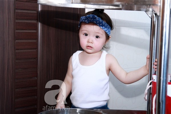 Elly Trần & bé Cadie Mộc Trà