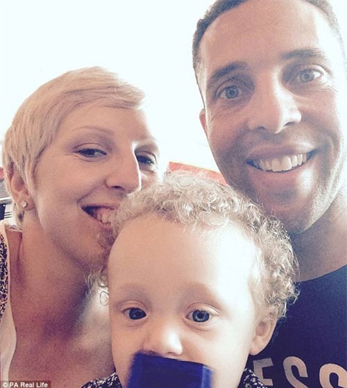 Khâm phục mẹ ung thư đánh đổi mạng sống để giữ thai nhi - 6