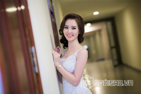 Á hậu Thụy Vân lộng lẫy 3