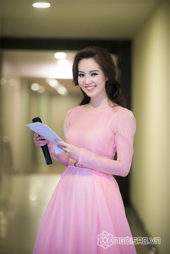 Á hậu Thụy Vân lộng lẫy 8