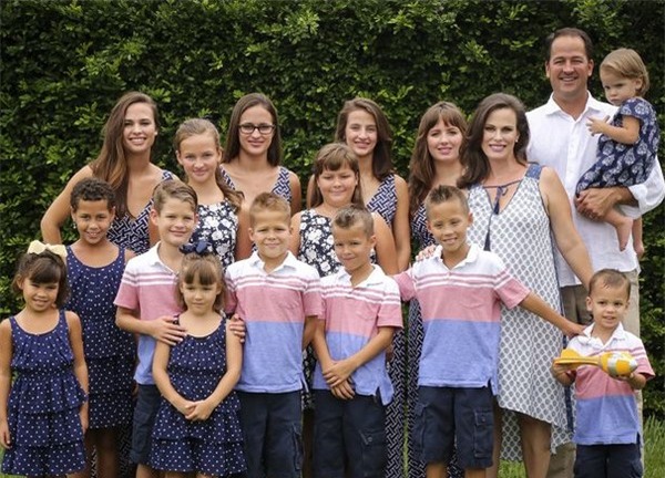 Triết lý làm mẹ đáng học hỏi của mẹ Mỹ nuôi 15 con