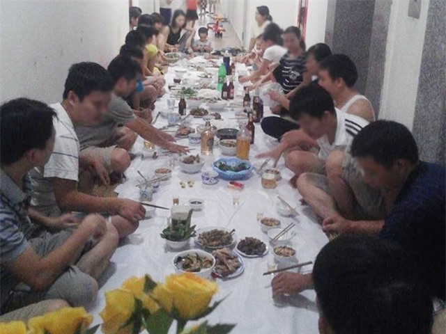 Tiệc hành lang chung cư có thể gây... mất tình cảm - 1