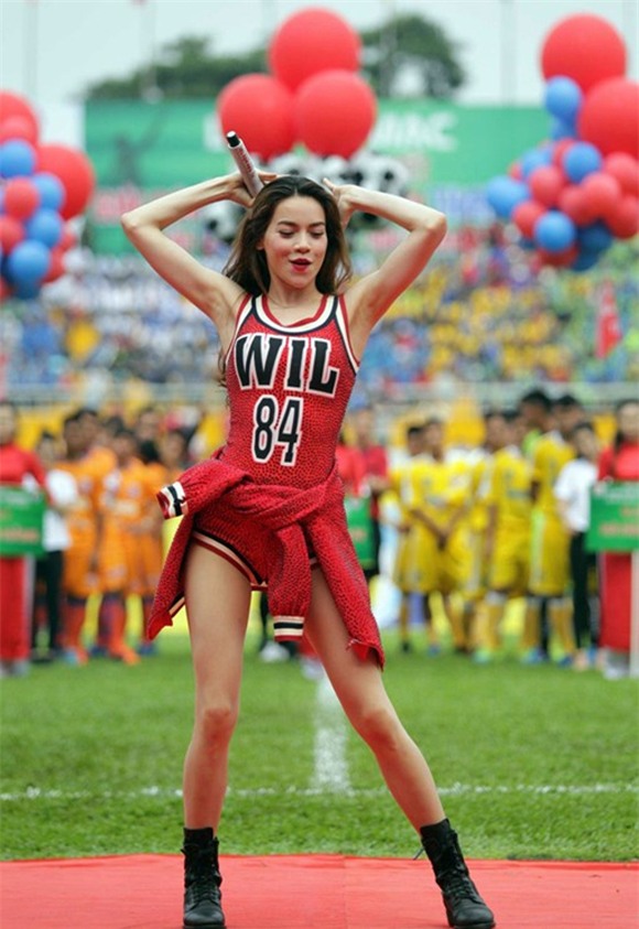 Hà Hồ bị tố giả ốm để trốn tránh dư luận sau scandal tình ái 0