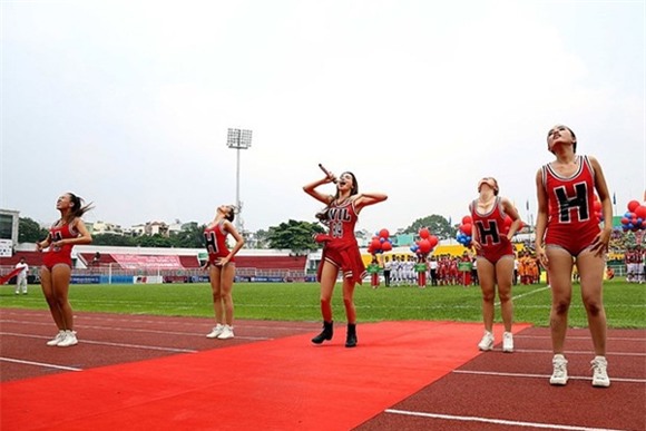 Hà Hồ bị tố giả ốm để trốn tránh dư luận sau scandal tình ái 3