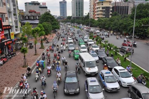Giat minh voi cach tham gia giao thong coi thuong tinh mang