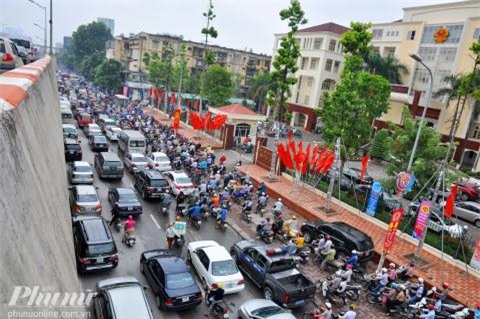 Giat minh voi cach tham gia giao thong coi thuong tinh mang