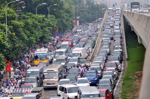 Giat minh voi cach tham gia giao thong coi thuong tinh mang